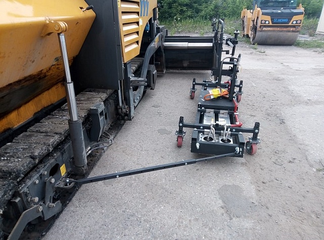 Установка инфракрасного нагрева швов и примыканий ИКН SP-200-JPV на асфальтоукладчик